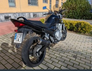 Suzuki Bandit Naked Negra