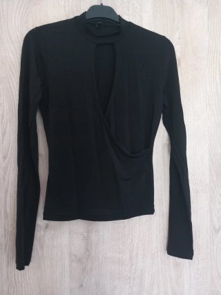 Camiseta Stradivarius manga larga negra
