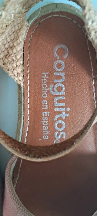 Sandalias niña Conguitos rosa y marrón