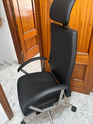 Silla Oficina Ergonómica de Piel Negra
