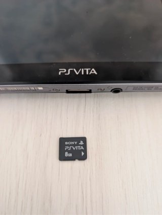 PS Vita Sony Nera + Accessori