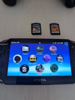 PS Vita Sony Nera + Accessori