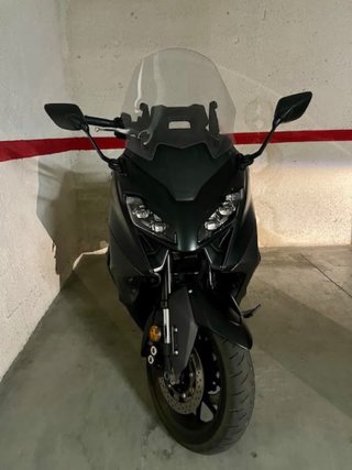 Yamaha T-Max 560 Maxi Scooter