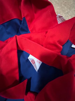Ropa de trabajo Suzuki azul y roja