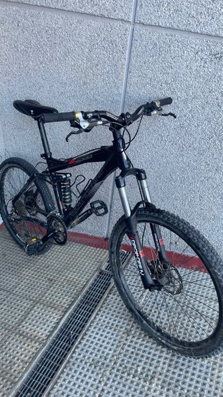 Bicicleta Rock Machine 4000