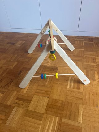 Gimnasio de suelo para bebé de madera