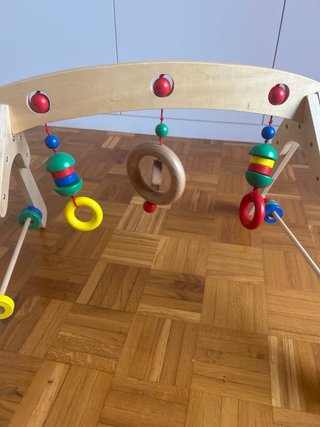 Gimnasio de suelo para bebé de madera