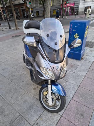 Piaggio X9 500 Maxi Scooter 2001