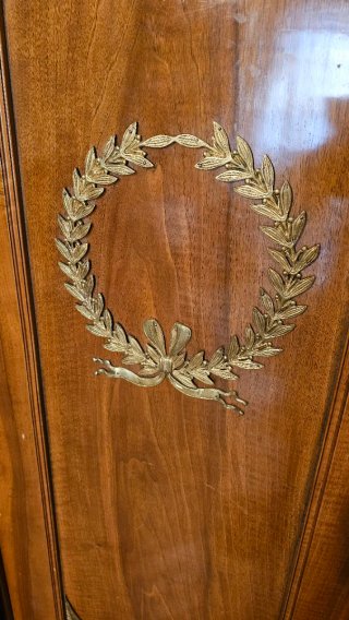 Armario estilo Imperio madera