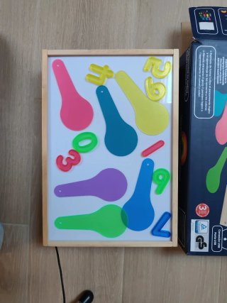 Caja Luminosa de Madera Playtive