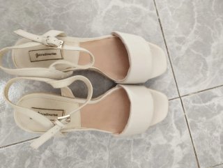 Sandalias Stradivarius Beige