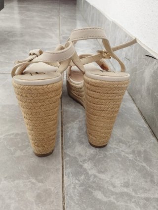 Sandalias Stradivarius Beige