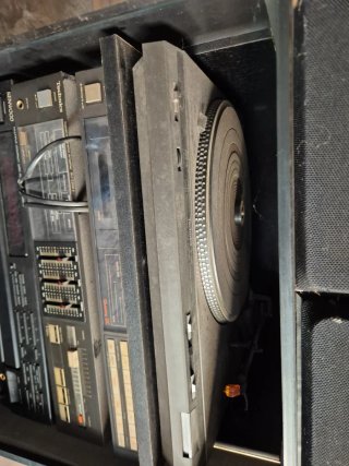 Equipo de música Technics con mueble