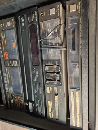 Equipo de música Technics con mueble