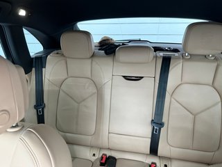Porsche Macan 2021