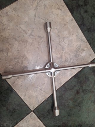 Llave en Cruz para Coche