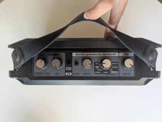 Amplificador Roland Estéreo Portátil