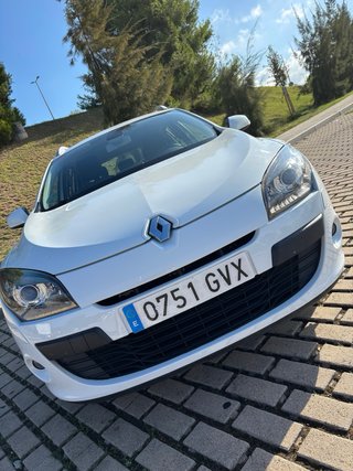 ¡SOLO 106km! Renault Megane Familiar 1.6 2010