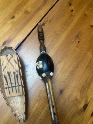 Lote de ocho instrumentos musicales