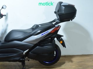 YAMAHA XMAX 300 (TOP CASE)