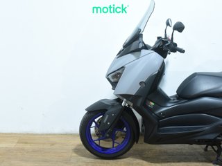 YAMAHA XMAX 300 (TOP CASE)