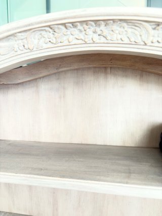 Estantería de madera restaurada