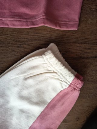 Conjunto deportivo Nike mujer rosa y blanco