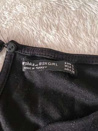 Mono corto deportivo Bershka negro/rojo, talla s
