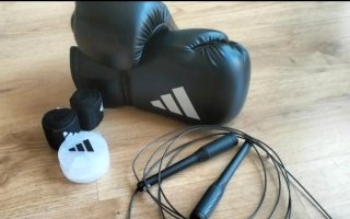 Kit Boxeo Adidas Guantes y Vendas