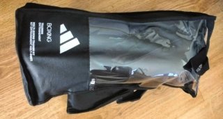 Kit Boxeo Adidas Guantes y Vendas