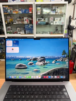 MacBook Pro M1 Pro 2021 16” 16GB RAM 500GB SSD