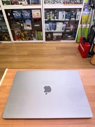 MacBook Pro M1 Pro 2021 16” 16GB RAM 500GB SSD