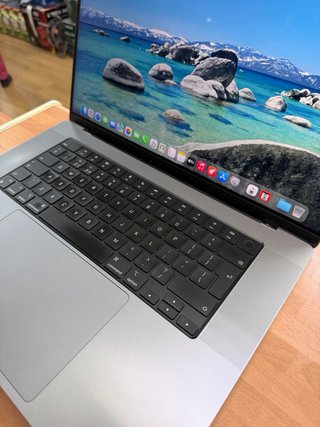 MacBook Pro M1 Pro 2021 16” 16GB RAM 500GB SSD
