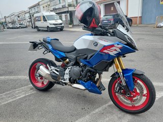 BMW F900XR Azul/Blanca y Roja
