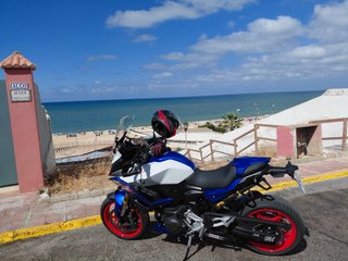 BMW F900XR Azul/Blanca y Roja