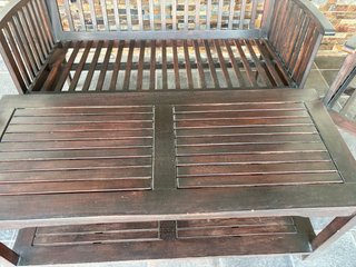 Conjunto de muebles de jardín de madera