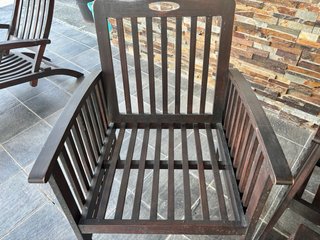 Conjunto de muebles de jardín de madera