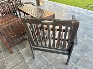 Conjunto de muebles de jardín de madera