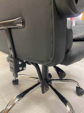 Silla de oficina ergonómica negra
