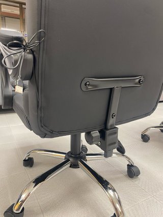 Silla de oficina ergonómica negra
