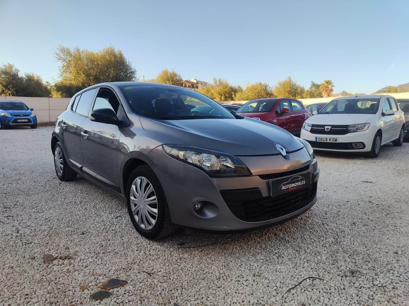Renault Mégane 1.5 dCi Dynamique 2012, foto 2