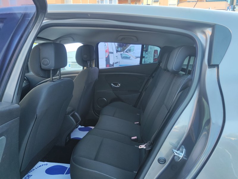 Renault Mégane 1.5 dCi Dynamique 2012, foto 11