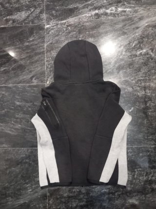 Nike Tech Fleece Gris Negra – Niño Talla 128-137cm