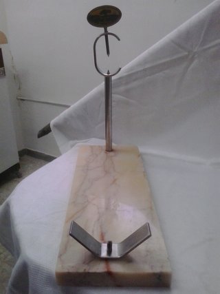Jamonero con base de mármol