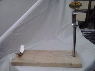 Jamonero con base de mármol