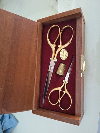 Set cucito placcato oro