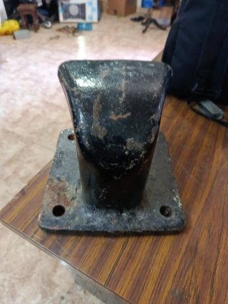 Noray o bolardo de amarre para barco