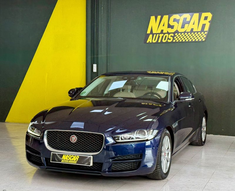 Jaguar XE 2016, foto 3