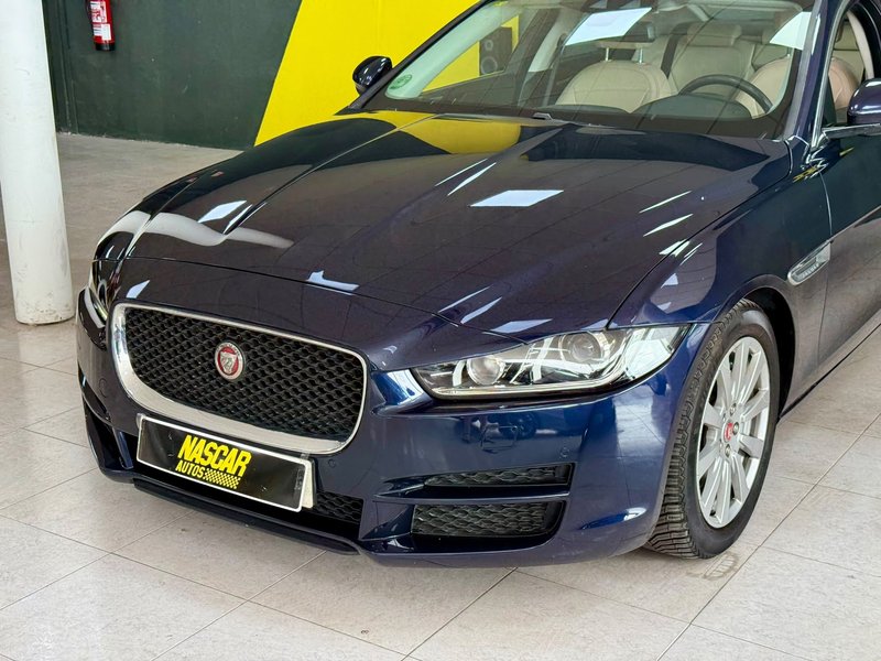 Jaguar XE 2016, foto 2