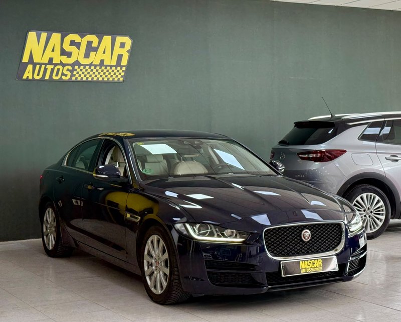 Jaguar XE 2016, foto 5
